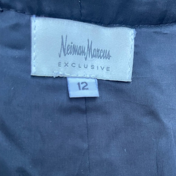 🔥🖤Gorgeous,rich Neiman Marcus wool blend/leather trim blazer size 12. Stunning - Picture 4 of 7